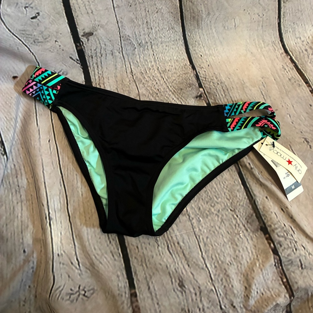 5/$20 Macy’s SUNDAZED Black Multi Sasha‎ Strappy Bikini Bottom Swimsuit Medium